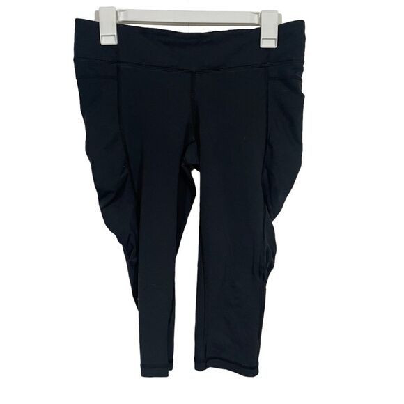 Lululemon Mid Rise Black Activewear Capris - Picture 2 of 4